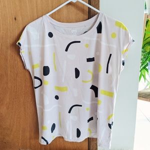 ✴️ FREE WITH PURCHASE✴️BOGO geometric tee shirt